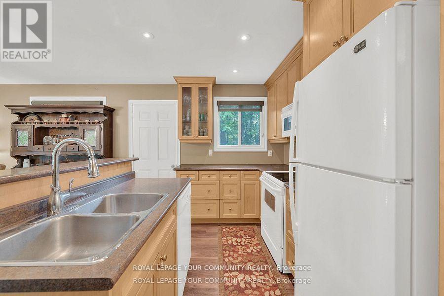 Photo 22 of 70 39th Street N, Wasaga Beach ON