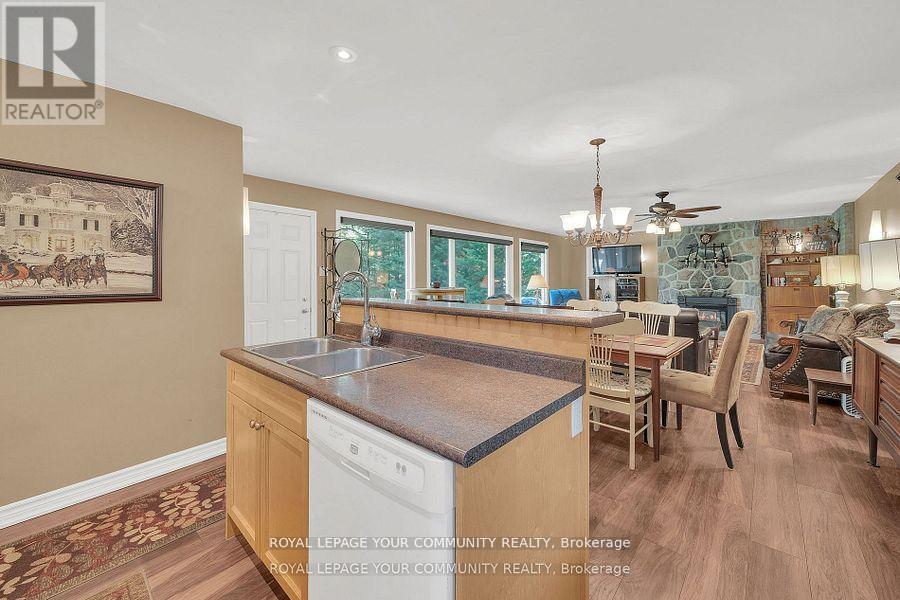 Photo 32 of 70 39th Street N, Wasaga Beach ON