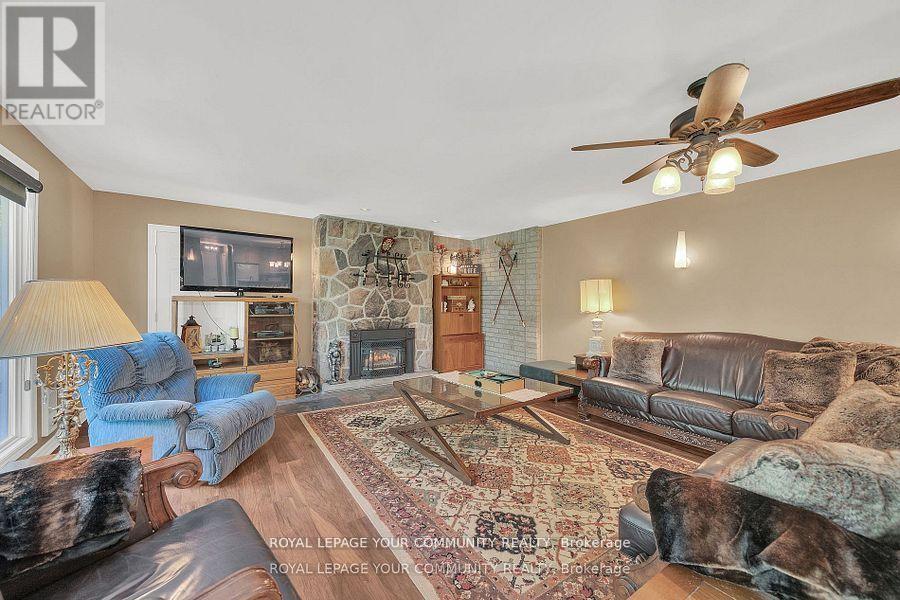 Photo 24 of 70 39th Street N, Wasaga Beach ON
