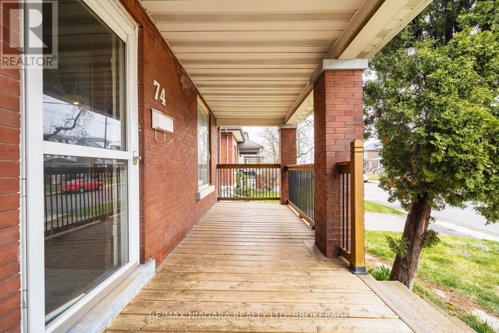 Photo 17 of 74 State Street, Welland ON