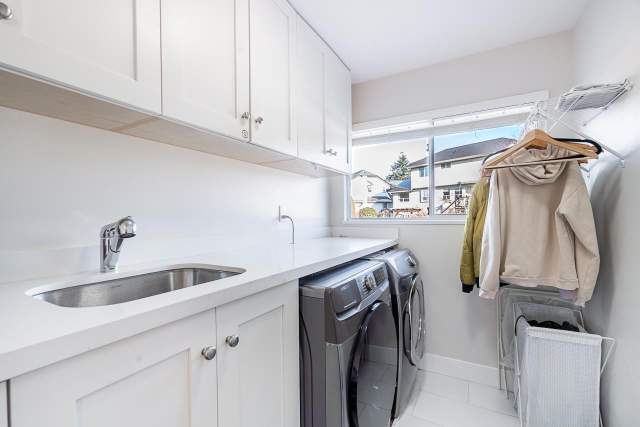 Photo 3 of 7847 161 A Street, Surrey BC