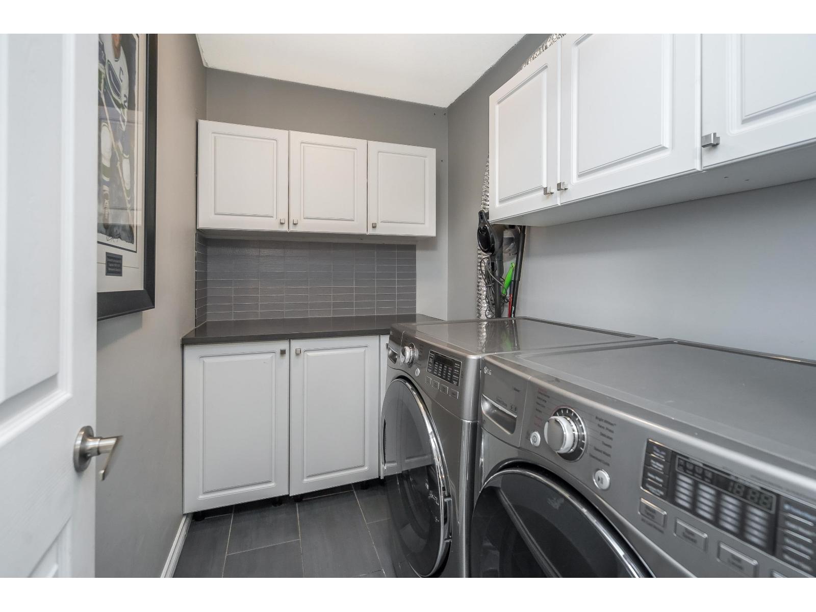 Photo 5 of 407 20277 53 Avenue, Langley BC