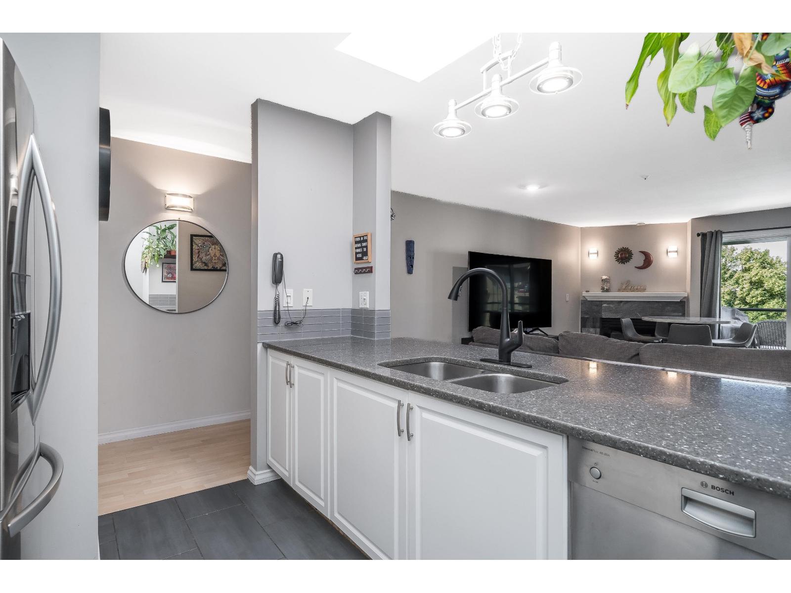 Photo 3 of 407 20277 53 Avenue, Langley BC