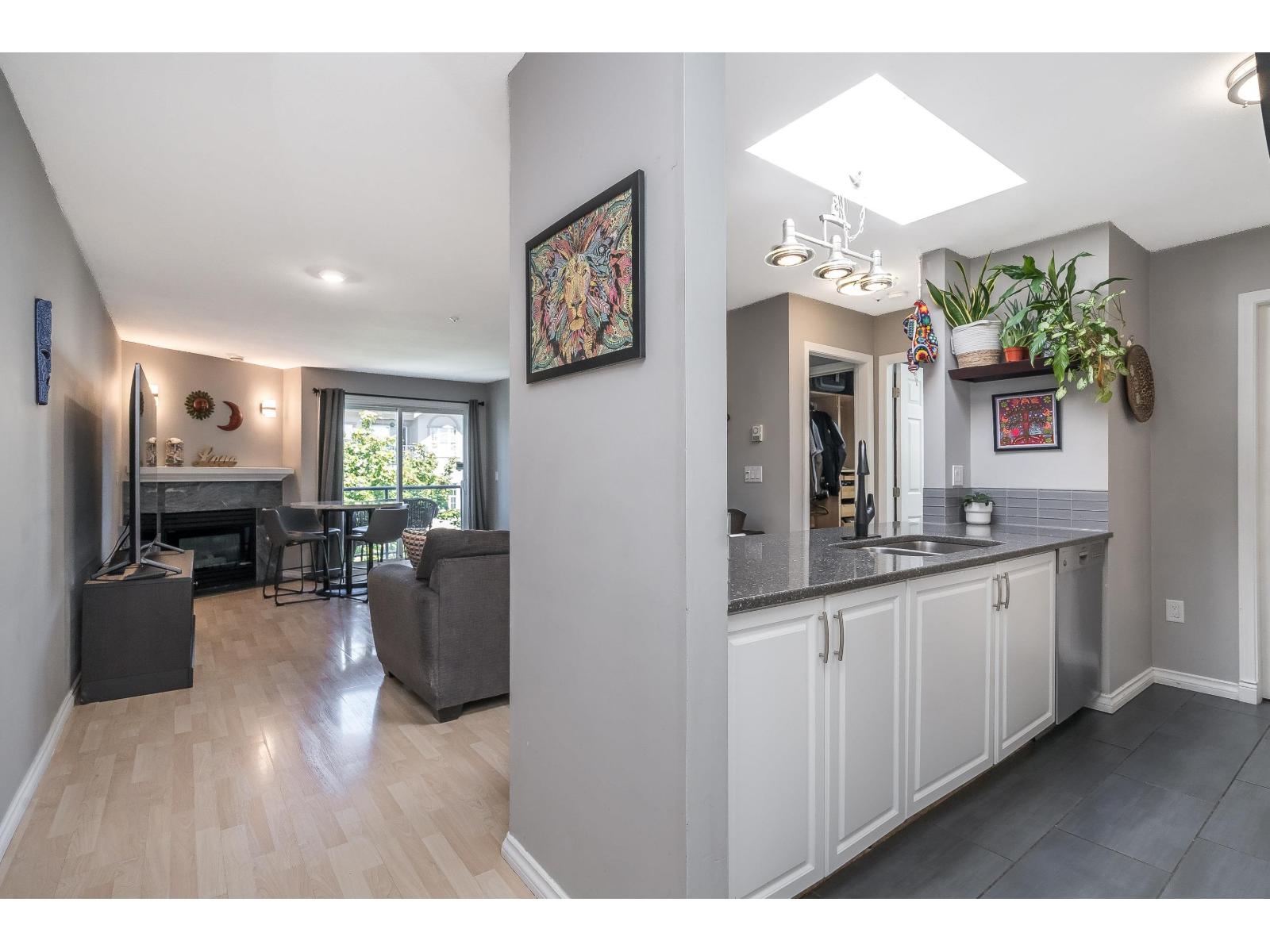 Photo 1 of 407 20277 53 Avenue, Langley BC