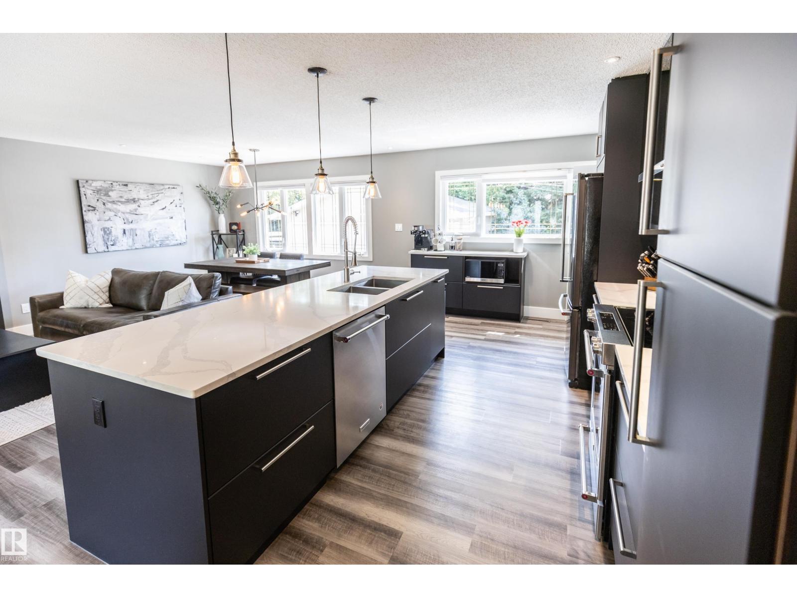 Photo 37 of 784 Birch Av, Sherwood Park AB