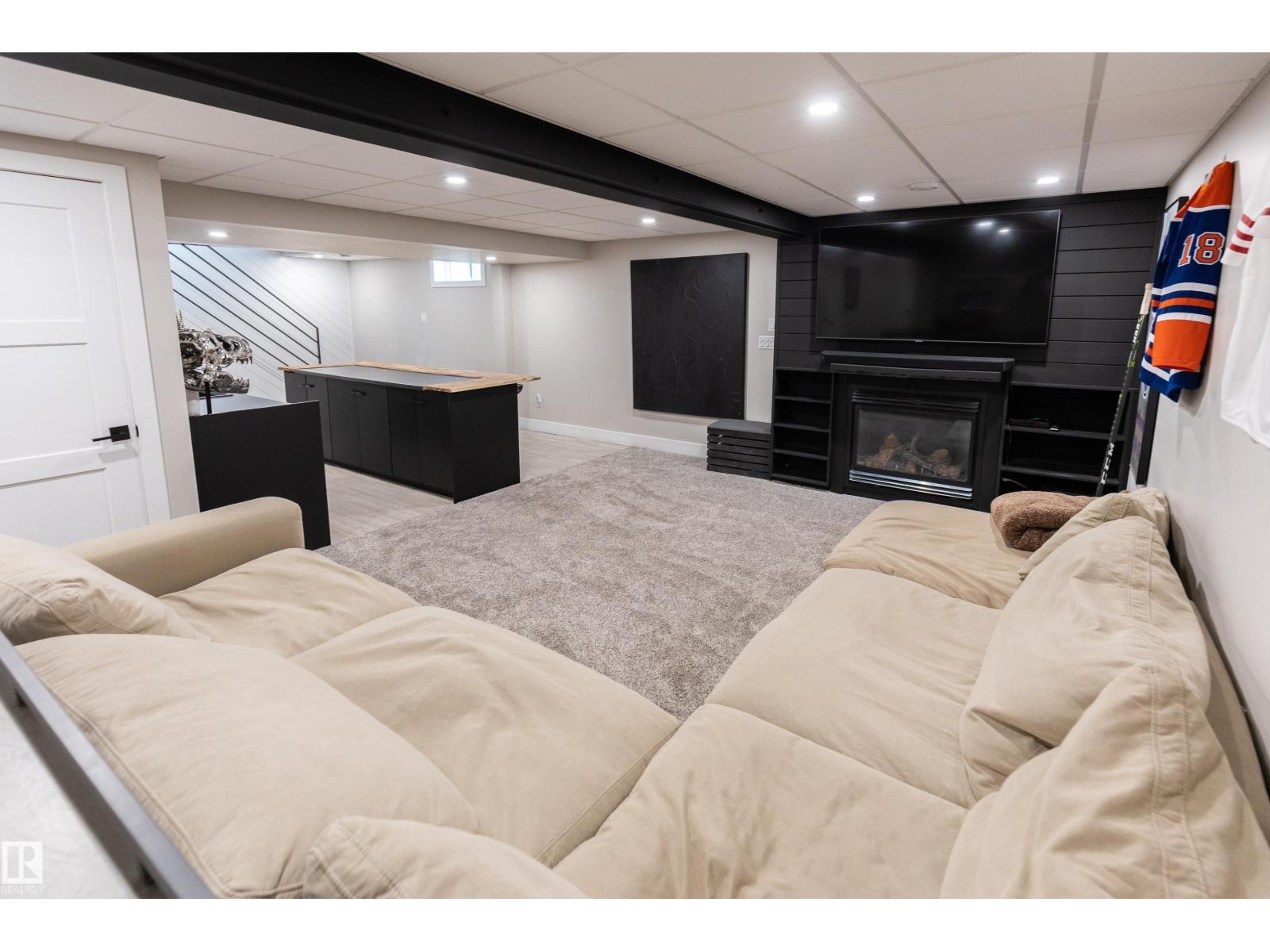 Photo 1 of 784 Birch Av, Sherwood Park AB