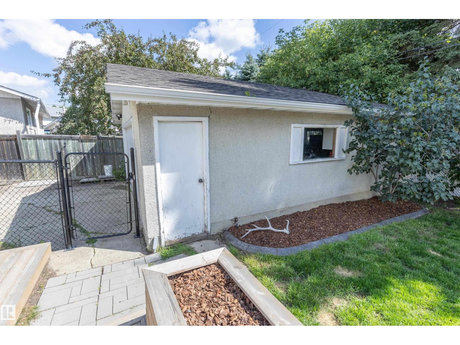 Photo 35 of 784 Birch Av, Sherwood Park AB