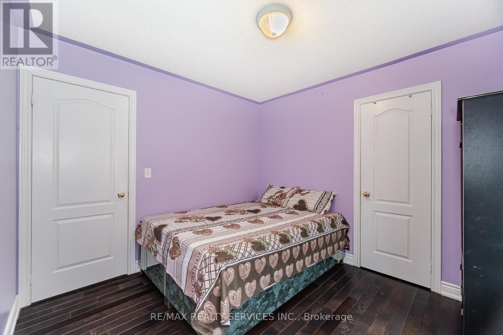 Photo 10 of 39 Rattlesnake Road, Brampton ON