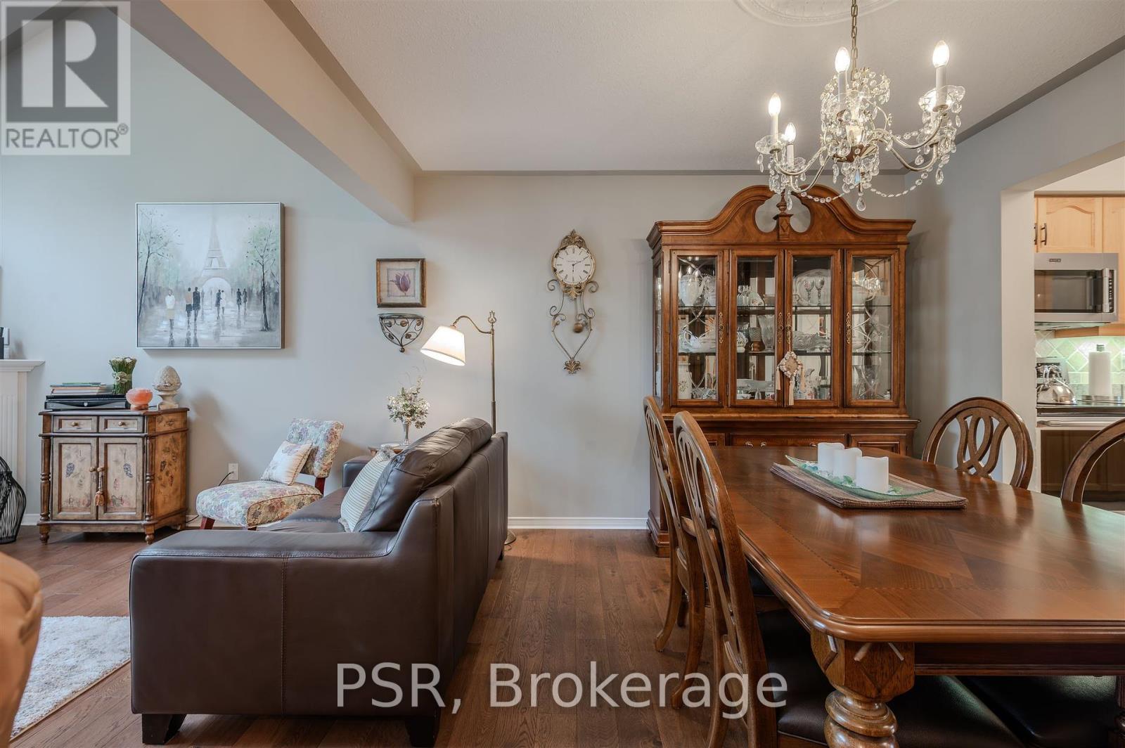 Photo 14 of 49 212 Stonehenge Drive, Hamilton ON