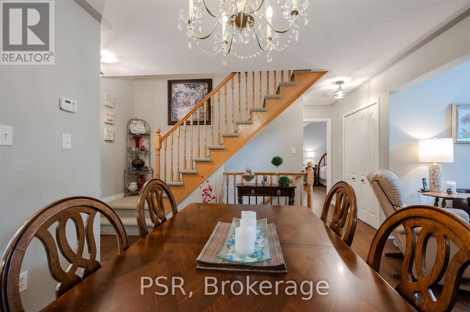 Photo 15 of 49 212 Stonehenge Drive, Hamilton ON