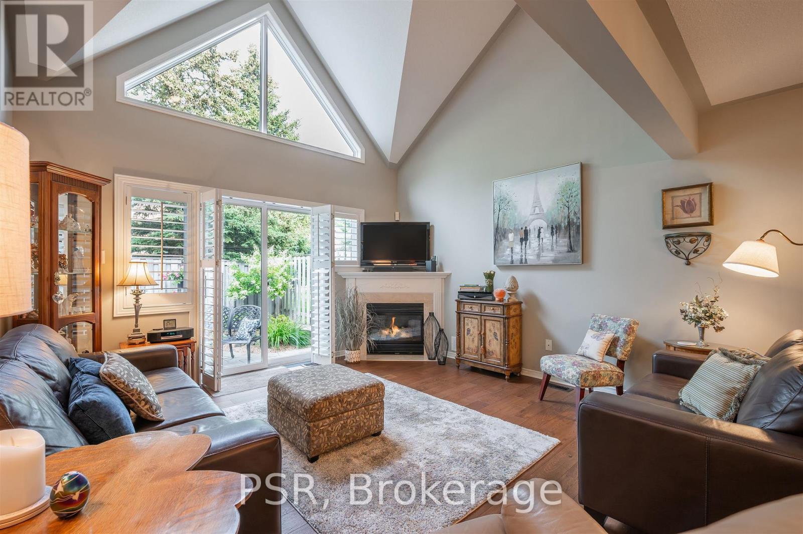 Photo 16 of 49 212 Stonehenge Drive, Hamilton ON