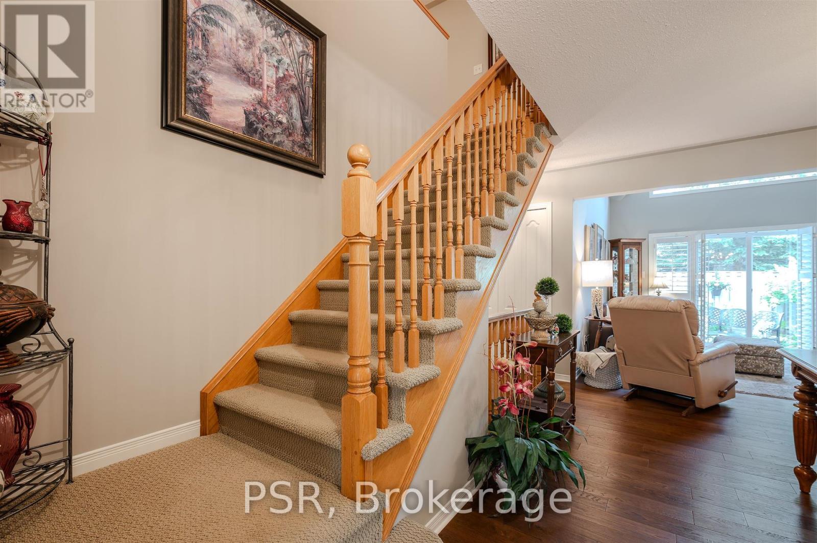 Photo 20 of 49 212 Stonehenge Drive, Hamilton ON