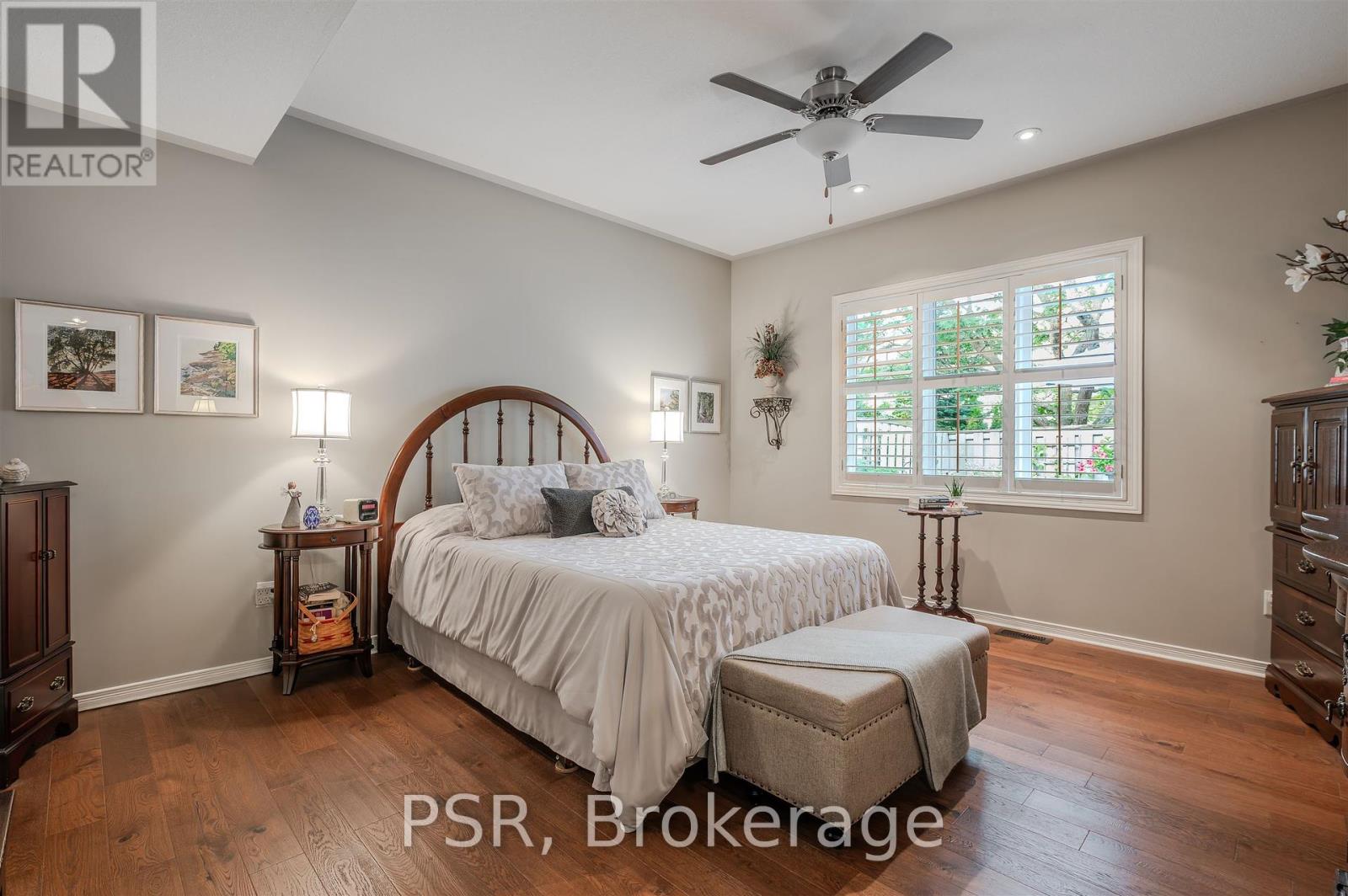 Photo 21 of 49 212 Stonehenge Drive, Hamilton ON