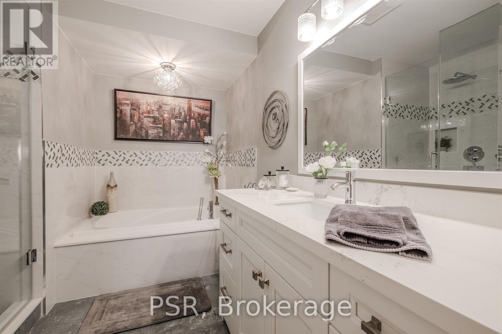 Photo 23 of 49 212 Stonehenge Drive, Hamilton ON