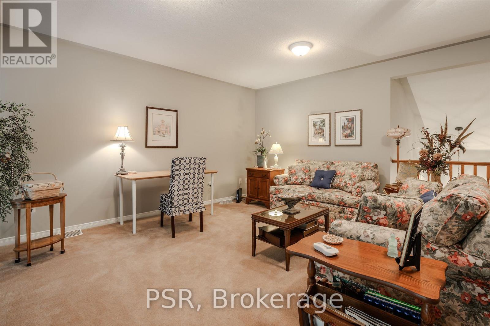 Photo 26 of 49 212 Stonehenge Drive, Hamilton ON