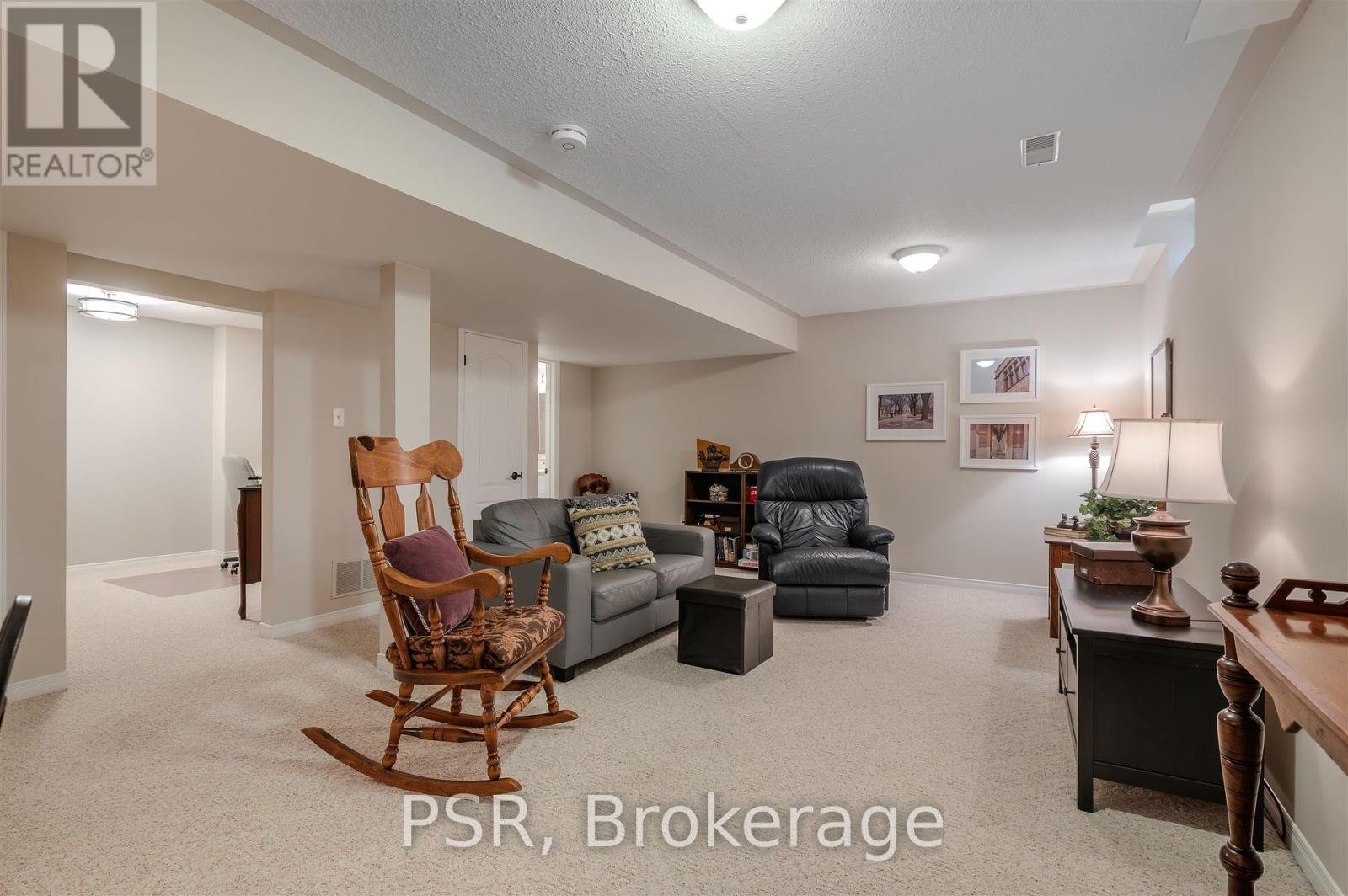 Photo 32 of 49 212 Stonehenge Drive, Hamilton ON