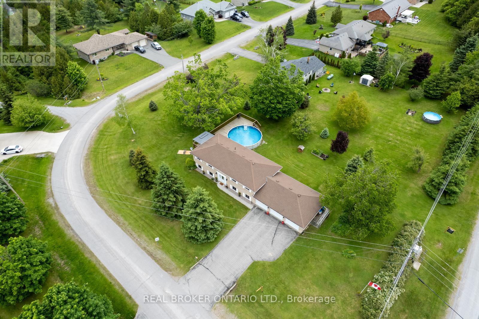 Photo 10 of 1743 Barton Drive, Selwyn ON