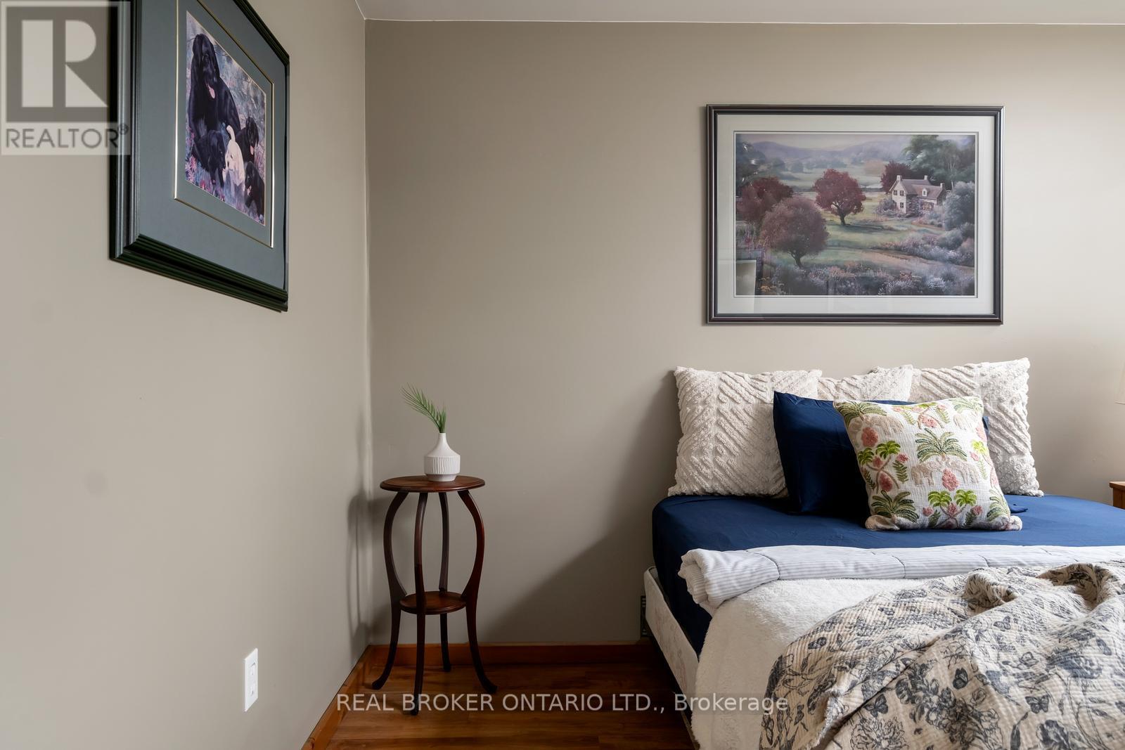 Photo 3 of 1743 Barton Drive, Selwyn ON