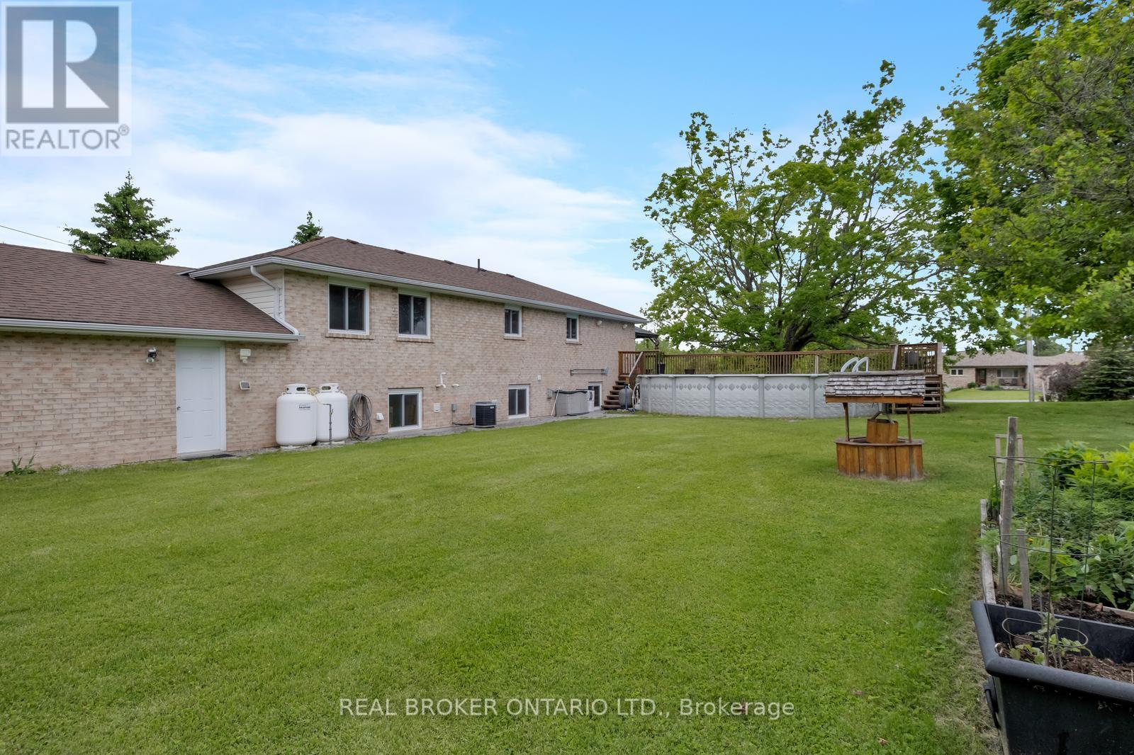 Photo 23 of 1743 Barton Drive, Selwyn ON