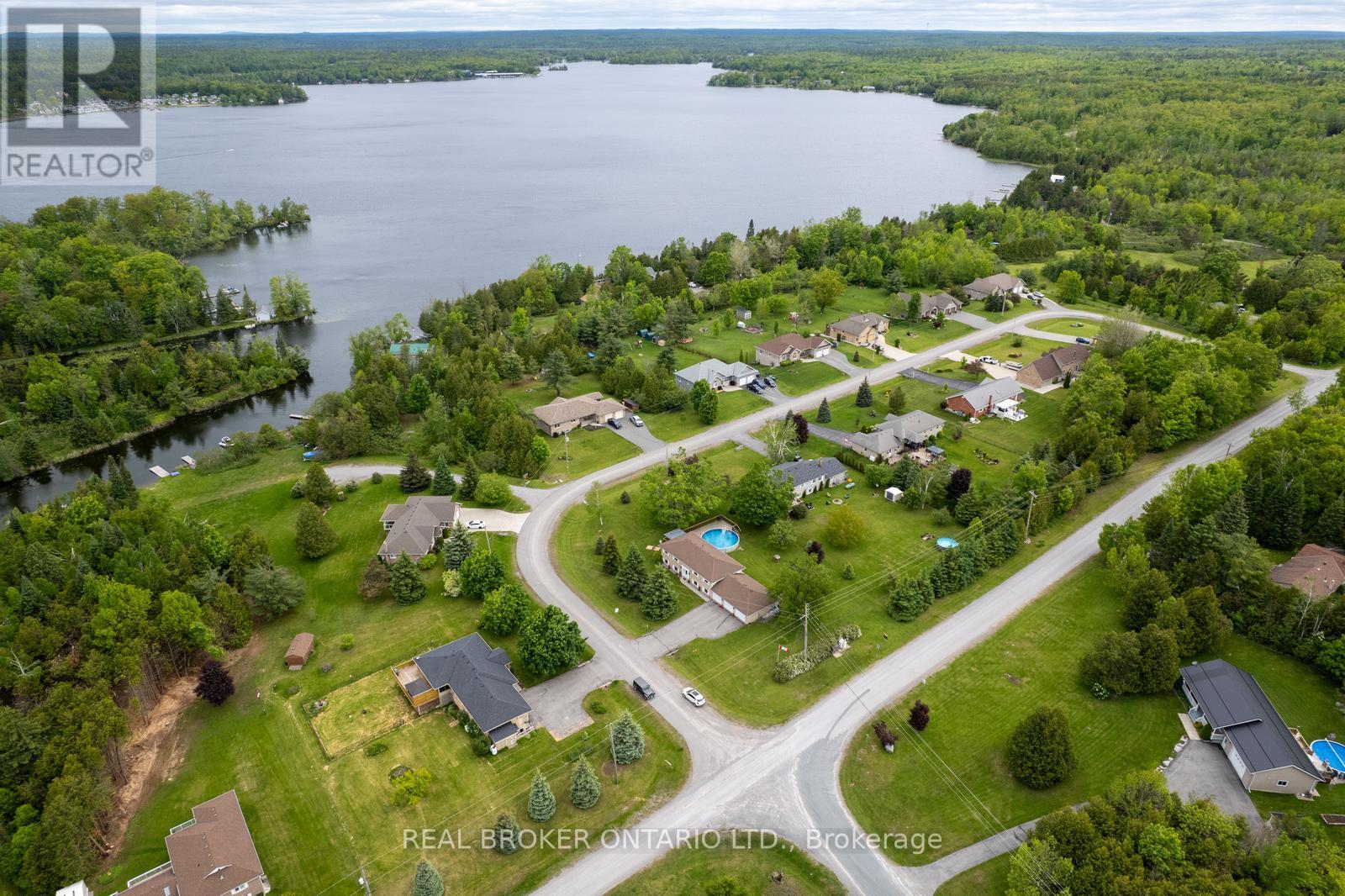 Photo 11 of 1743 Barton Drive, Selwyn ON