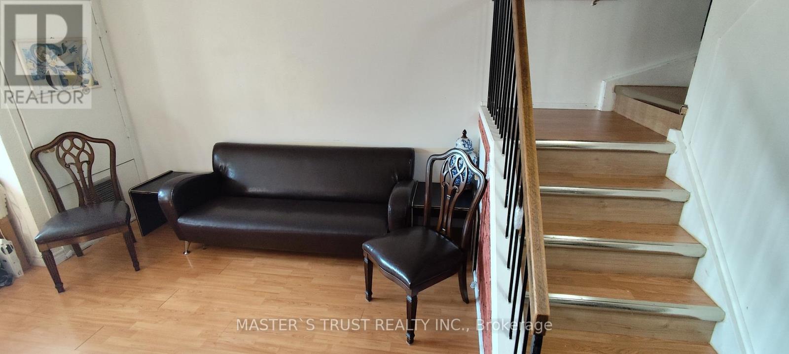 Photo 4 of 209 165 Cherokee Boulevard, Toronto ON