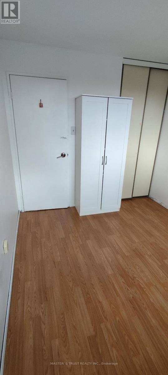 Photo 5 of 209 165 Cherokee Boulevard, Toronto ON