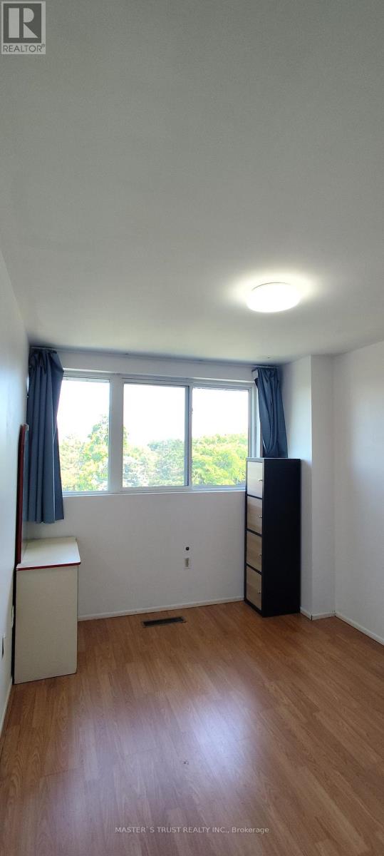 Photo 26 of 209 165 Cherokee Boulevard, Toronto ON