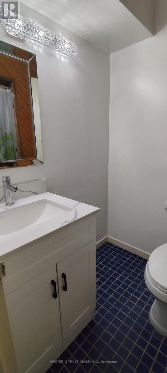 Photo 31 of 209 165 Cherokee Boulevard, Toronto ON