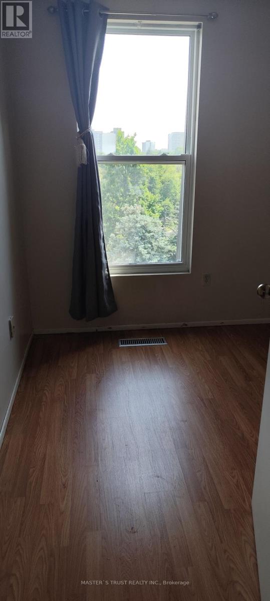 Photo 15 of 209 165 Cherokee Boulevard, Toronto ON
