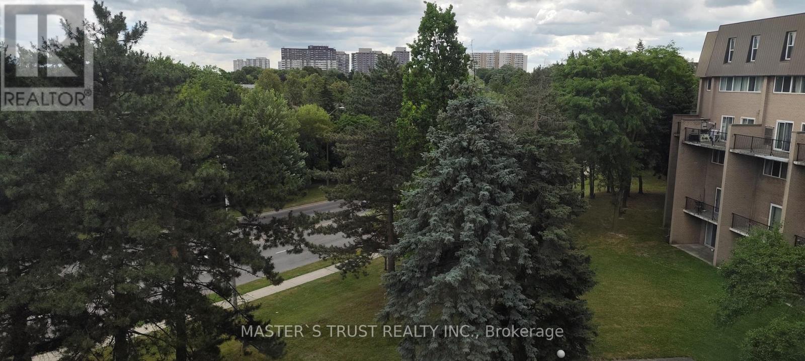 Photo 12 of 209 165 Cherokee Boulevard, Toronto ON
