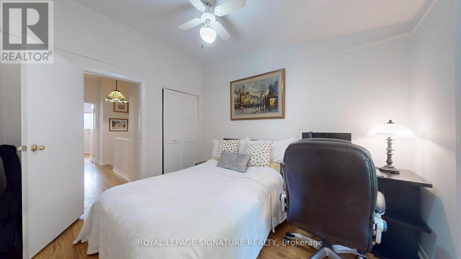 Photo 33 of 76 6 Esterbrooke Avenue, Toronto ON