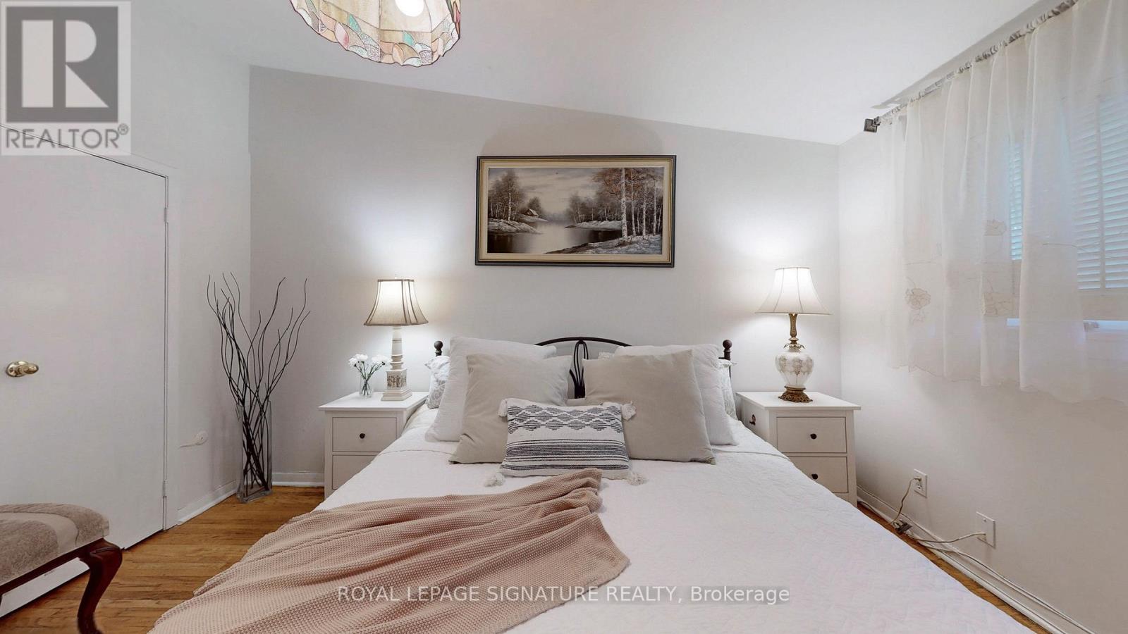 Photo 13 of 76 6 Esterbrooke Avenue, Toronto ON