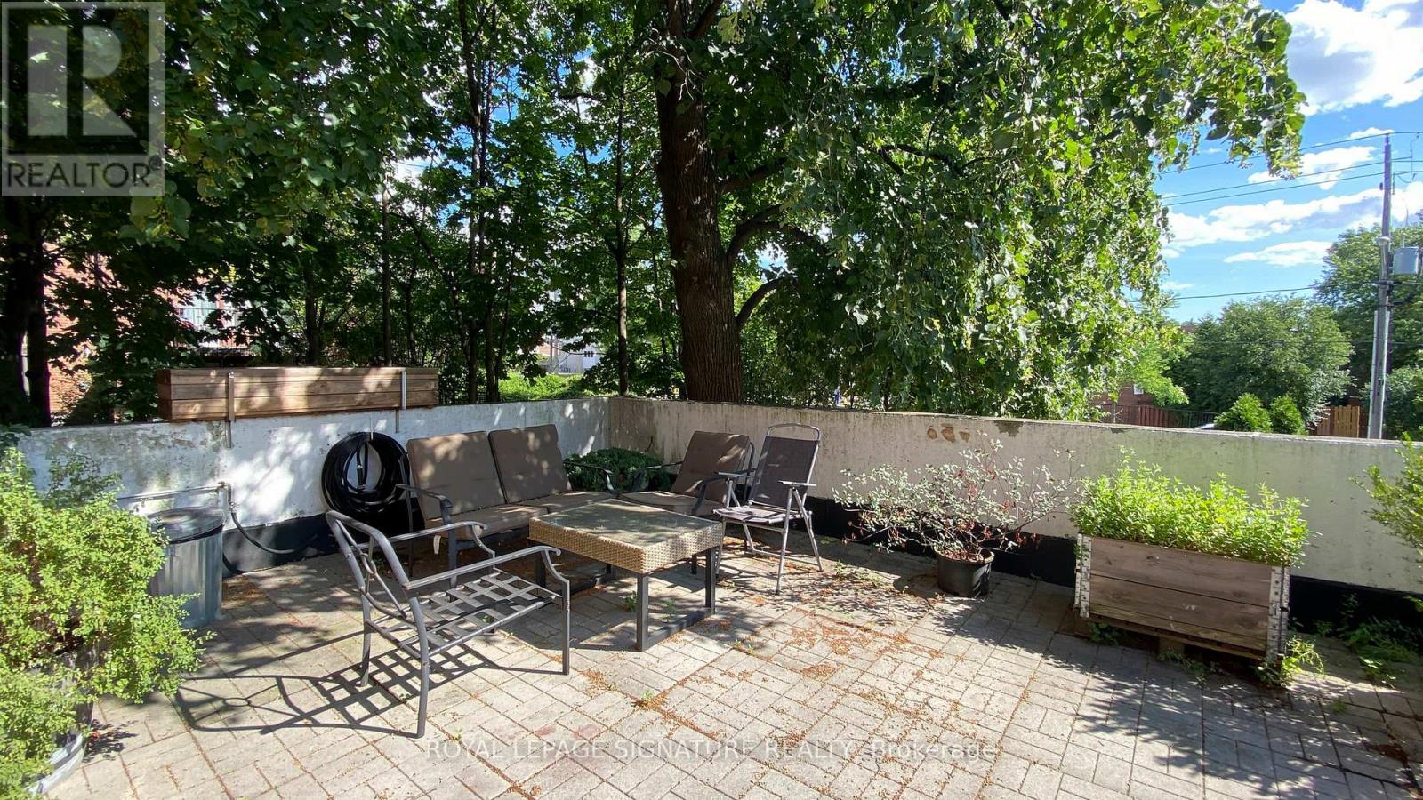 Photo 5 of 76 6 Esterbrooke Avenue, Toronto ON