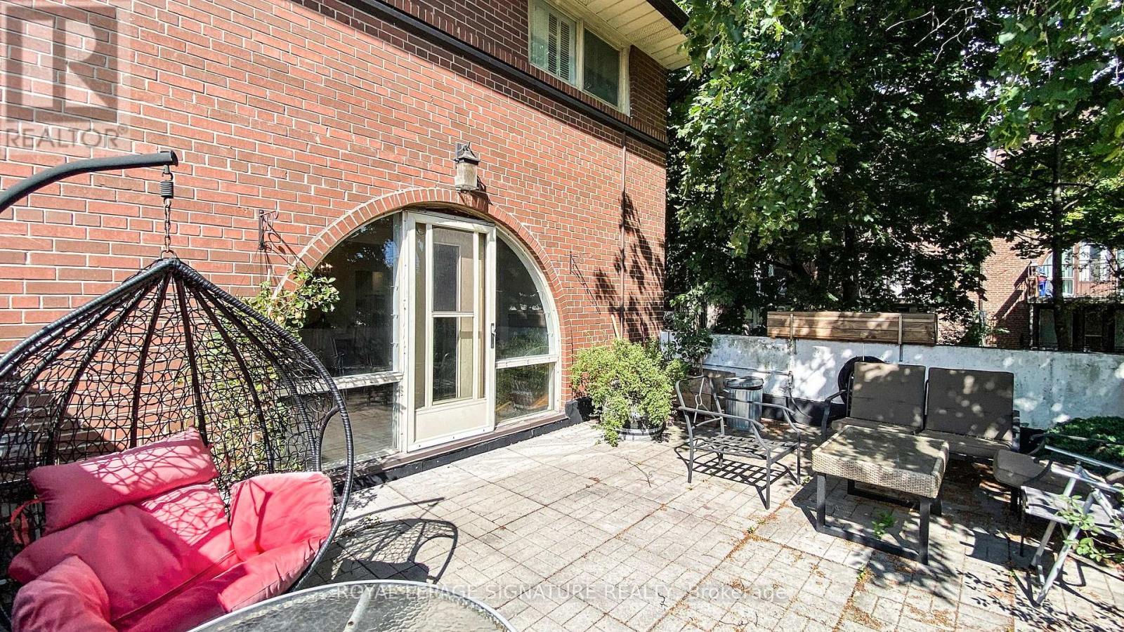Photo 8 of 76 6 Esterbrooke Avenue, Toronto ON