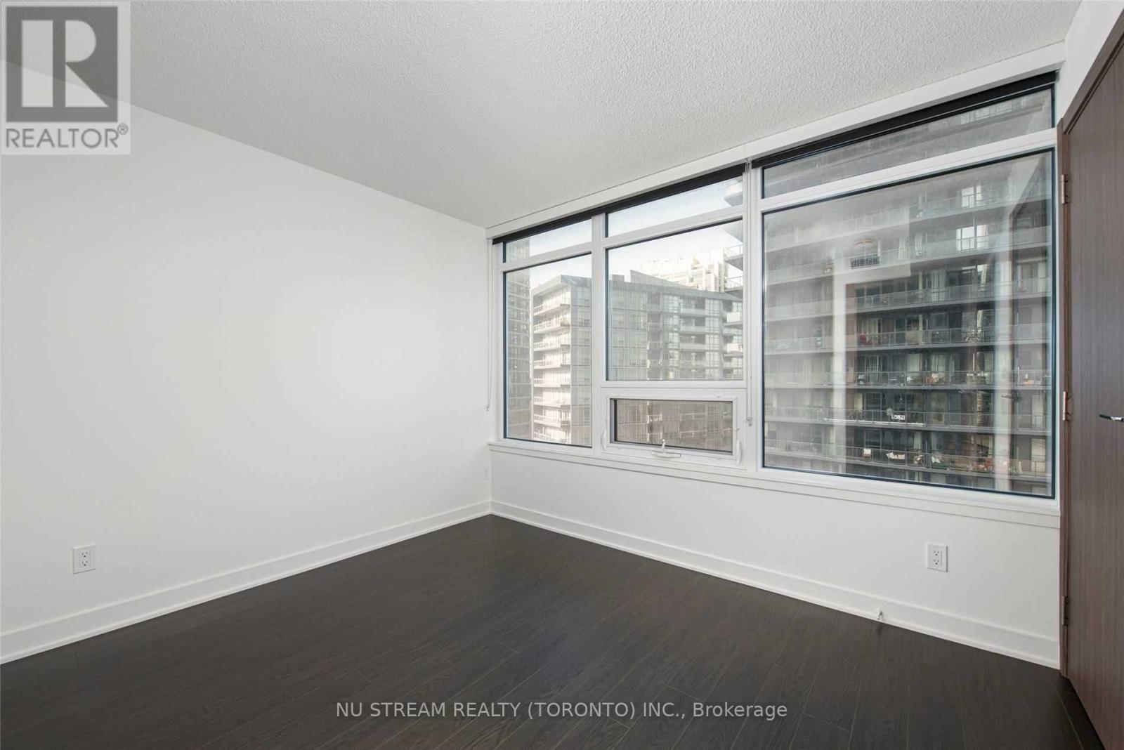 Photo 9 of 603 19 Bathurst Street W, Toronto ON