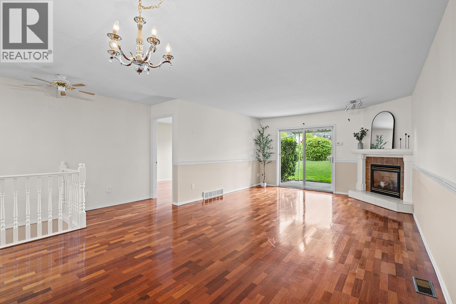 Photo 14 of 1874 Parkview Crescent Unit 7, Kelowna BC