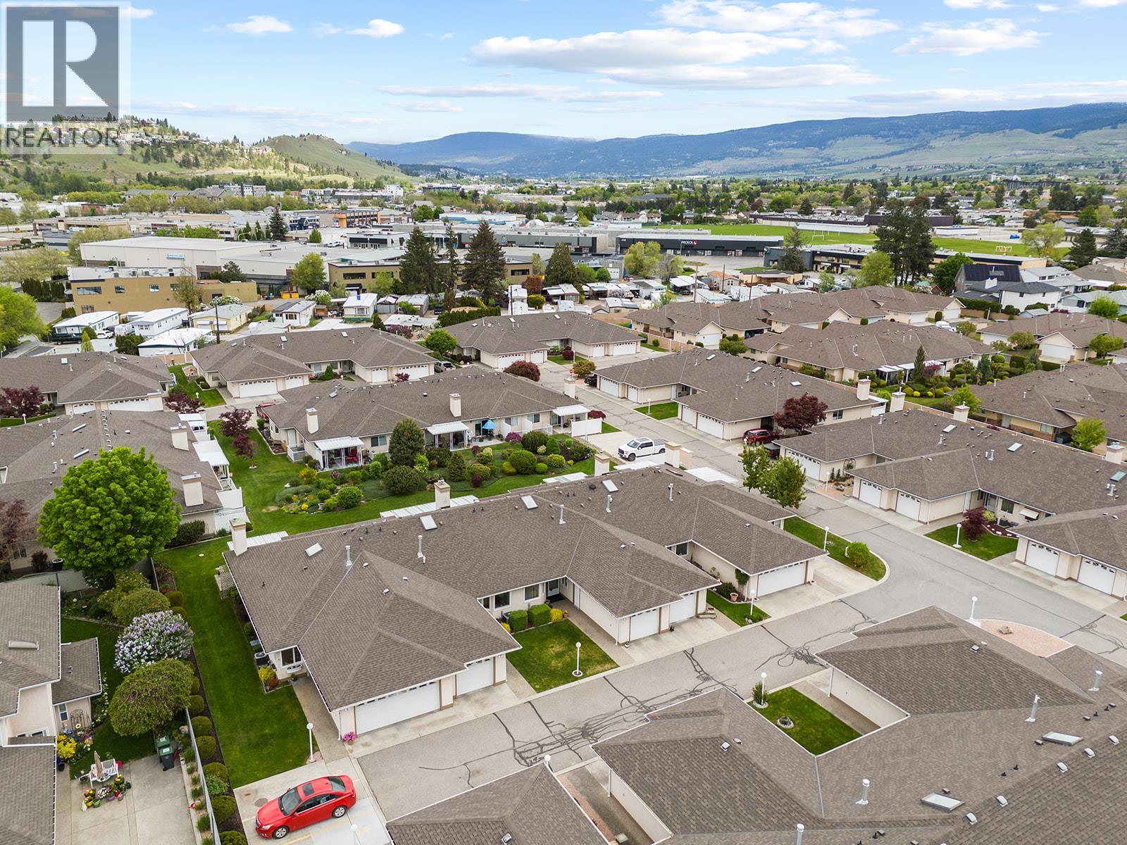 Photo 3 of 1874 Parkview Crescent Unit 7, Kelowna BC