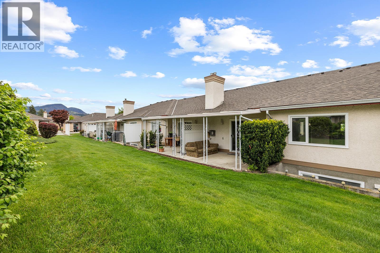 Photo 10 of 1874 Parkview Crescent Unit 7, Kelowna BC