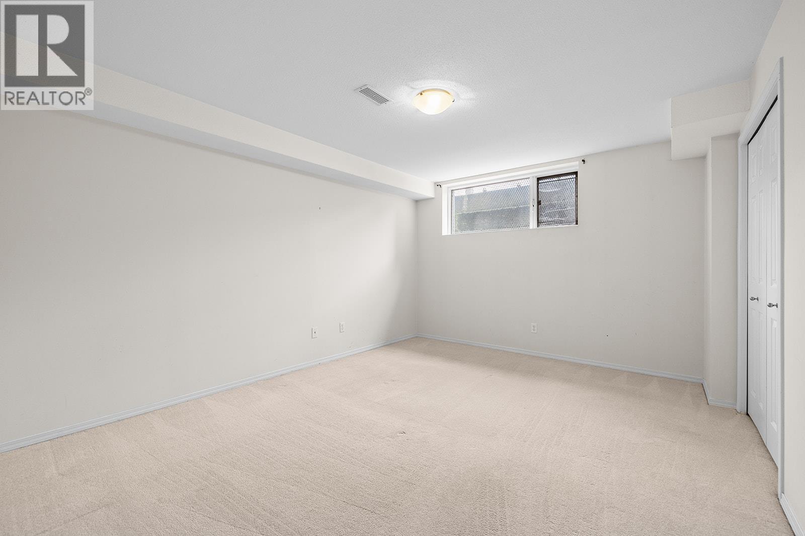 Photo 7 of 1874 Parkview Crescent Unit 7, Kelowna BC