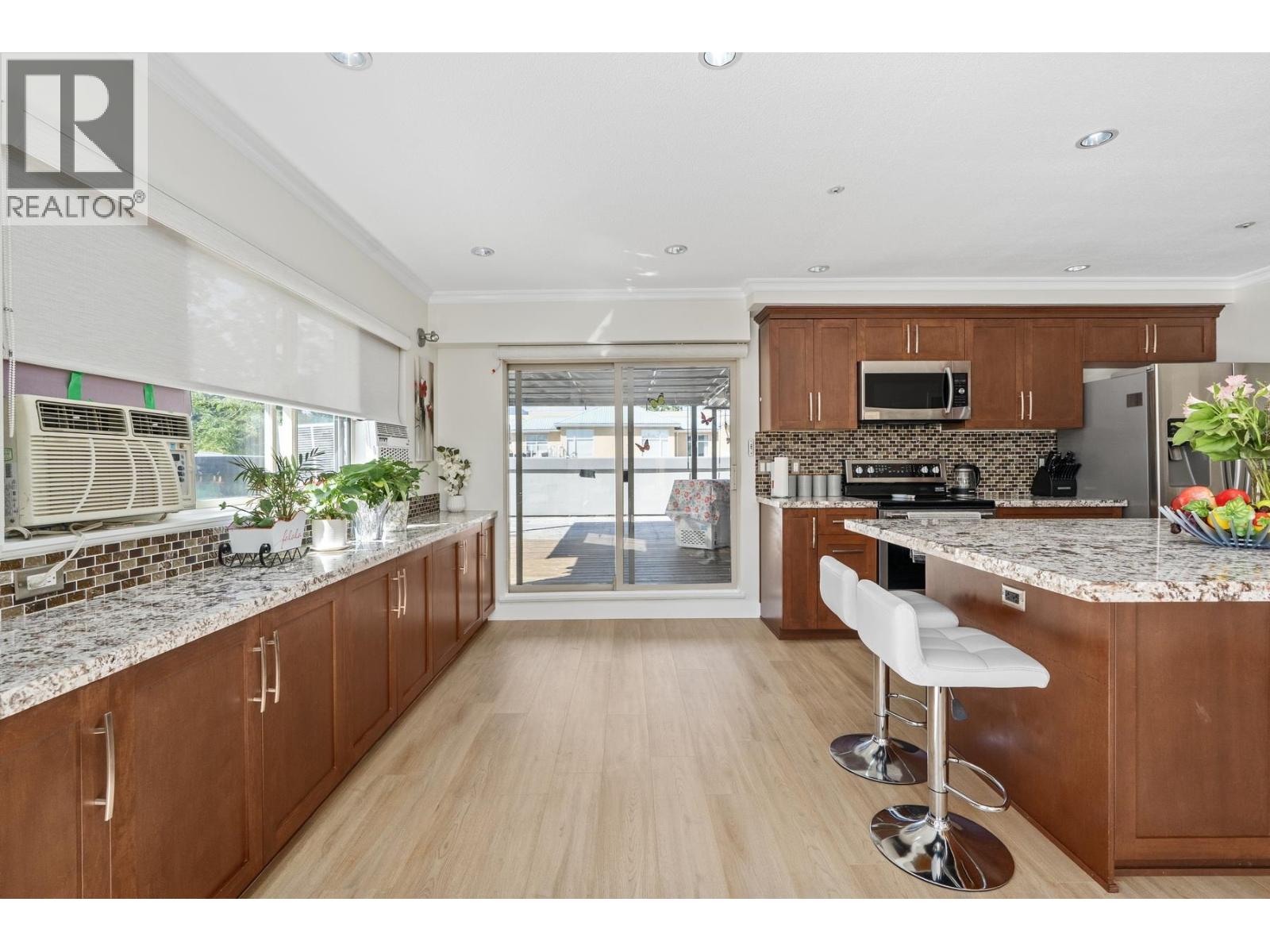 Photo 6 of 401 2345 Central Avenue, Port Coquitlam BC