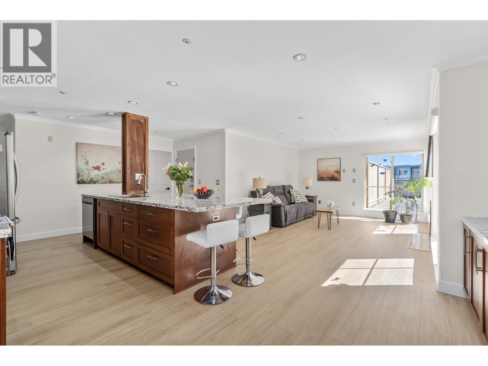 Photo 7 of 401 2345 Central Avenue, Port Coquitlam BC
