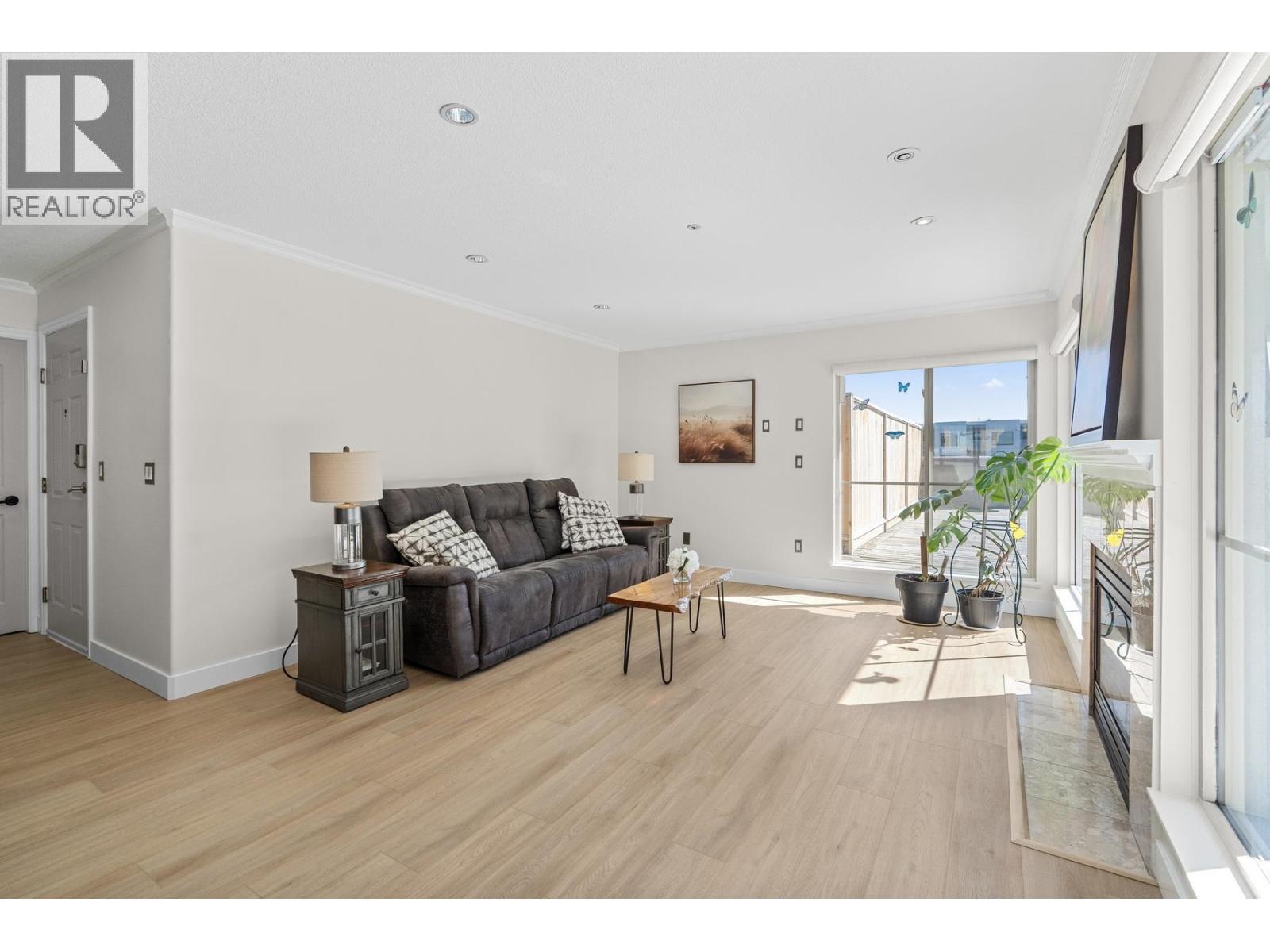 Photo 12 of 401 2345 Central Avenue, Port Coquitlam BC