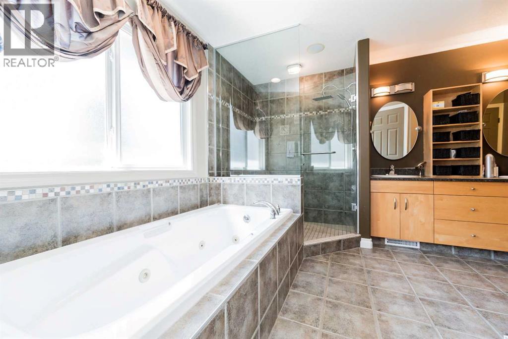 Photo 4 of 10214 72 Avenue, Grande Prairie AB