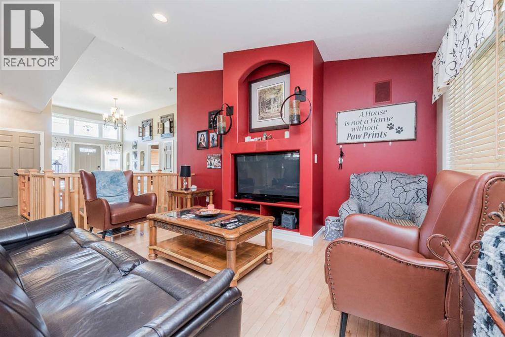 Photo 3 of 10214 72 Avenue, Grande Prairie AB