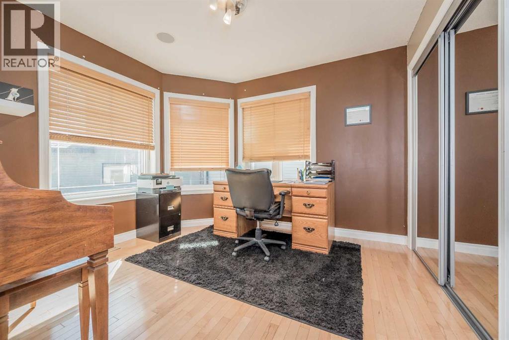 Photo 1 of 10214 72 Avenue, Grande Prairie AB