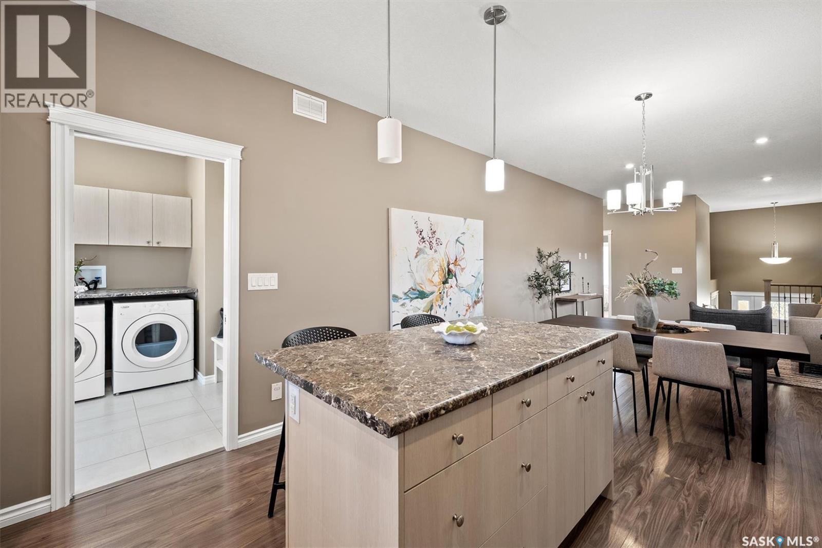 Photo 8 of 118 Childers Crescent, Saskatoon SK