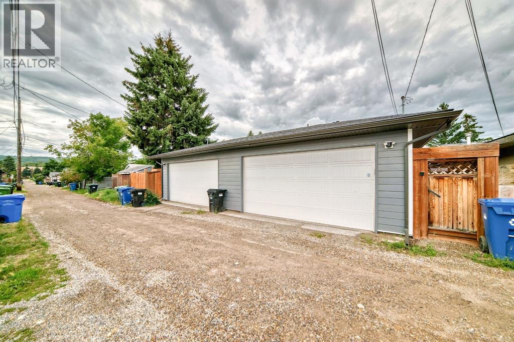 Single Family House for Sale in   Street NW Bowness Calgary 