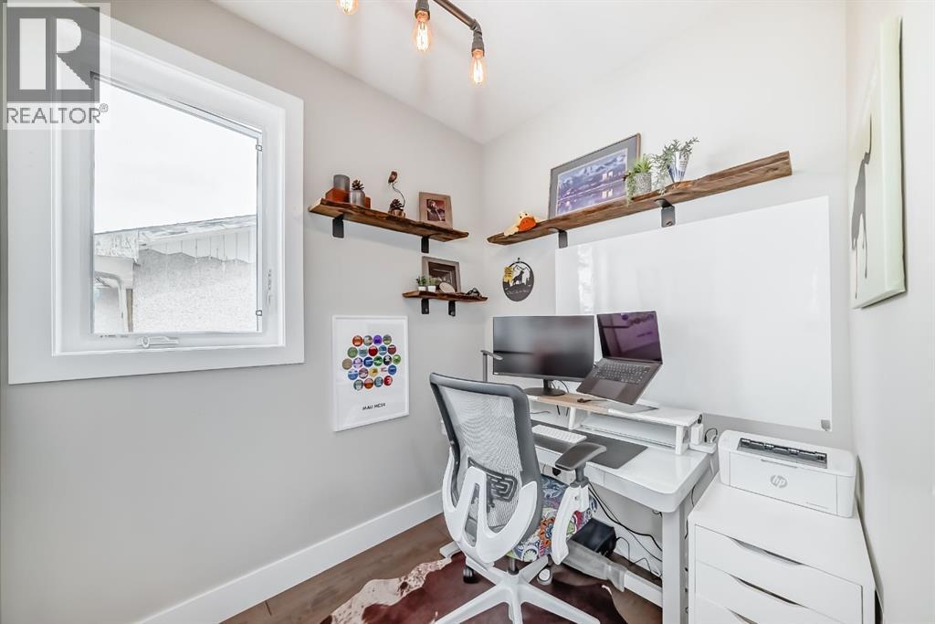 Single Family House for Sale in   Street NW Bowness Calgary 