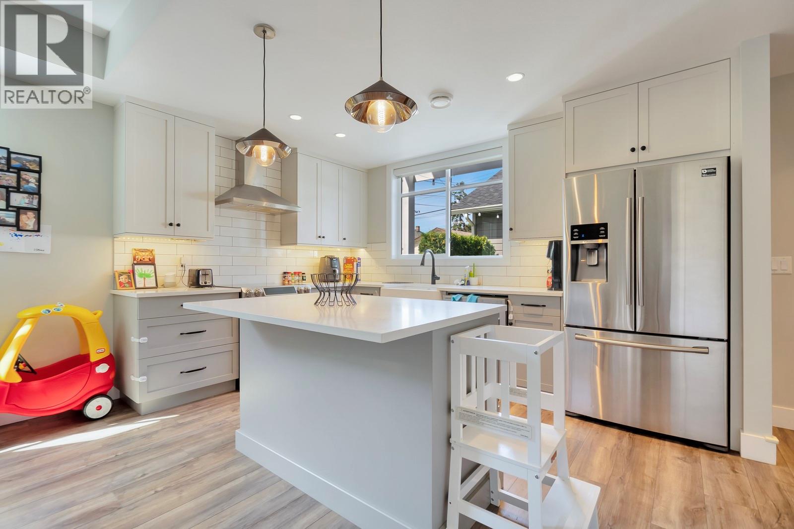 Photo 10 of 782 Glenwood Avenue, Kelowna BC