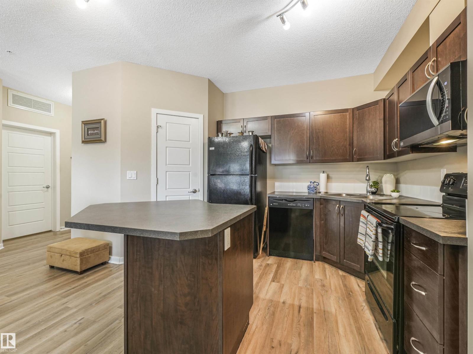 Photo 32 of 203 13835 155 Av Nw, Edmonton AB